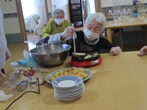 ガーデンハイツ春江新館3階　たこ焼きパーティー