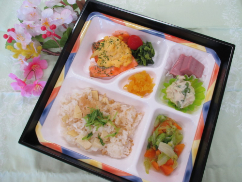 ガーデンハイツ春江栄養部　春のお弁当