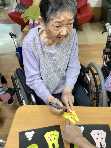ガーデンハイツ春江　本館2階　お月見の飾り作り