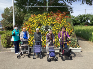 東尋坊ハイツ　　６月　　《ゆりの里公園ドライブ》